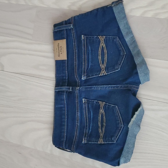 Abercrombie & Fitch Short Shorts - Size 00 - Picture 3 of 3